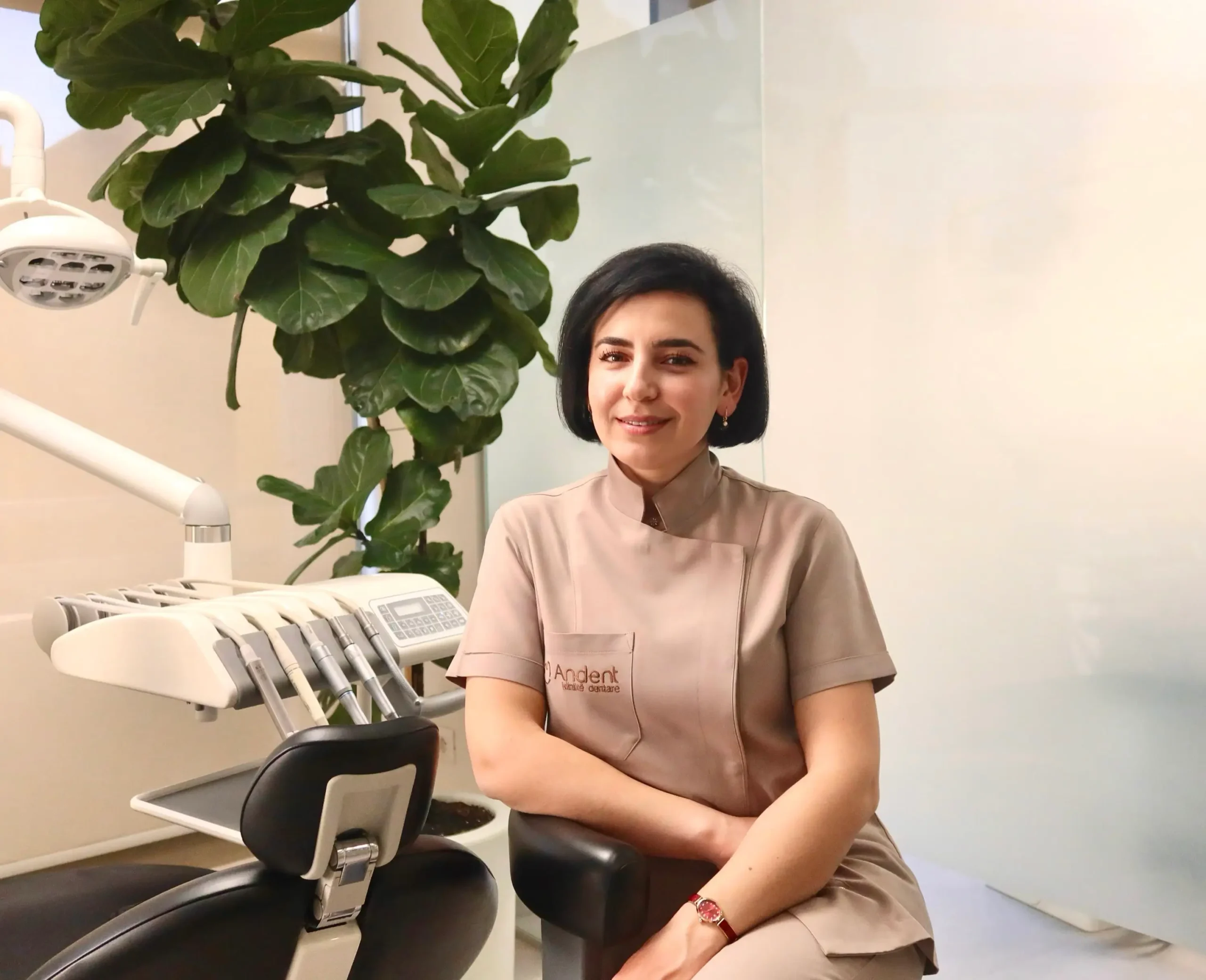 Dr Anduela Çurmaku, as identified by the clinic; official clinic portrait
